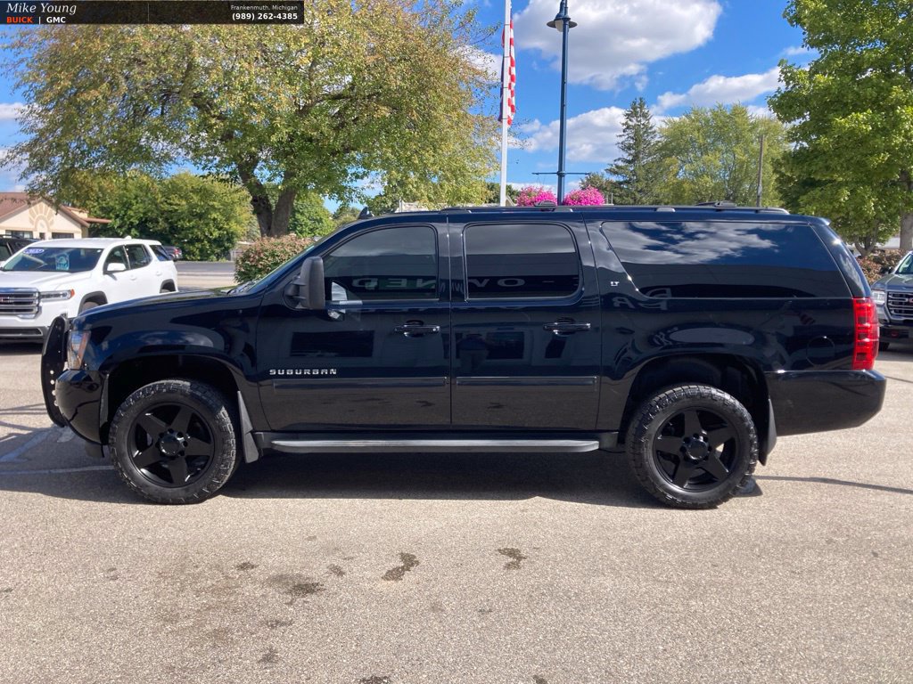Used 2012 Chevrolet Suburban 2500 LT AWD/4WD image 8
