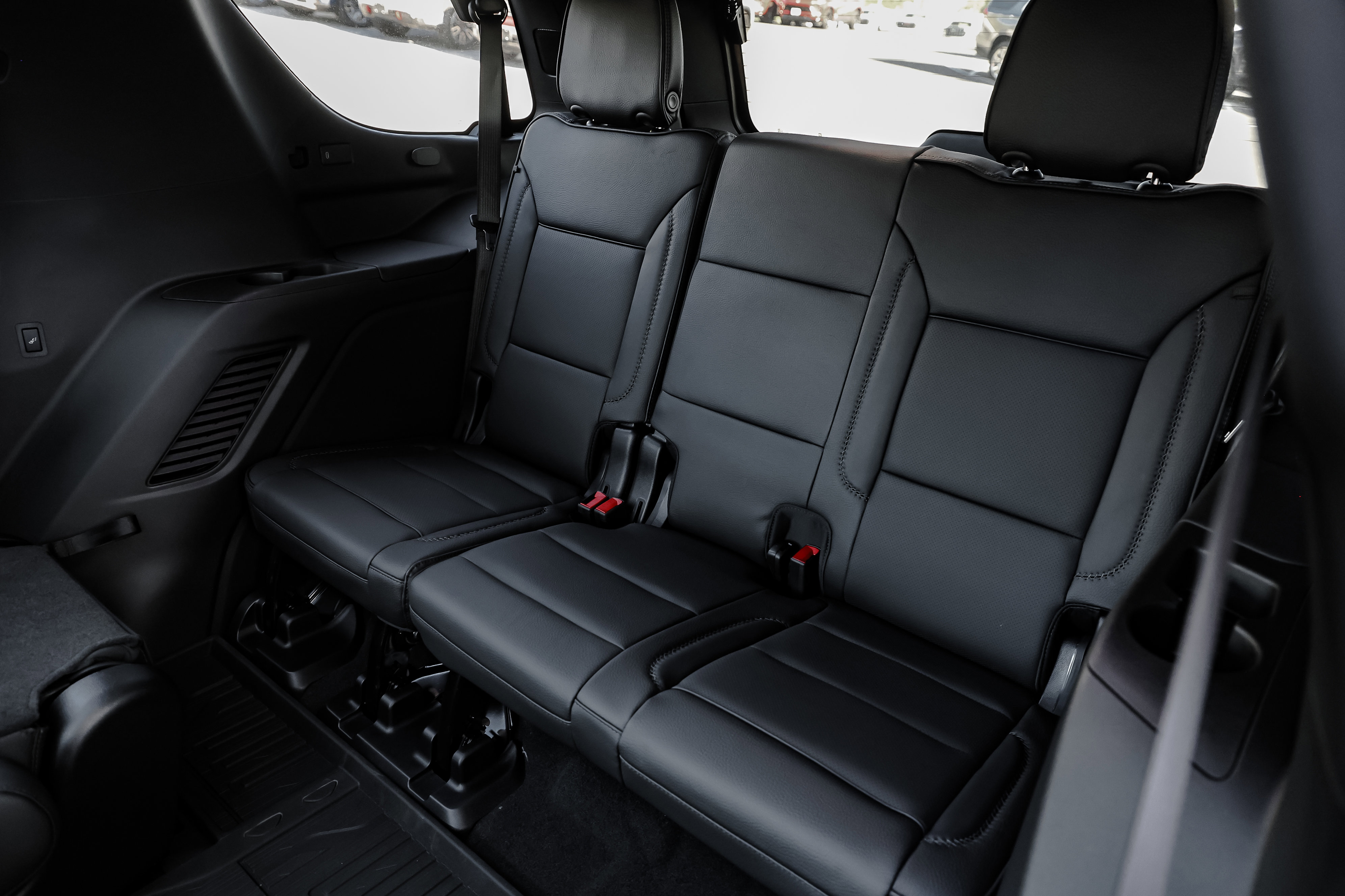 New 2026 GMC Yukon Denali w/ Sun & Power Step Package image 14