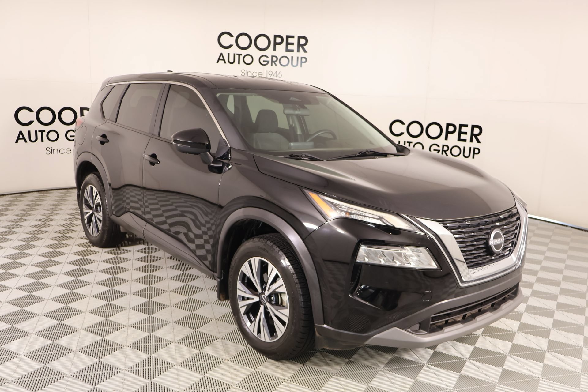 Used 2023 Nissan Rogue SV AWD/4WD image 1