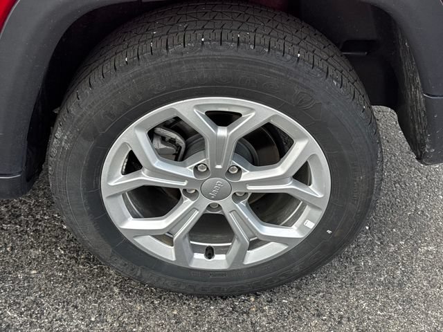 Certified 2024 Jeep Compass Latitude AWD/4WD image 11