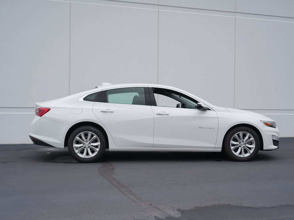 Used 2024 Chevrolet Malibu LT FWD image 2