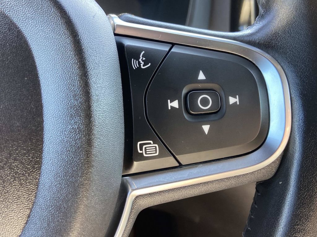 Used 2019 Volvo XC60 T6 Momentum w/ Premium Package AWD/4WD image 30