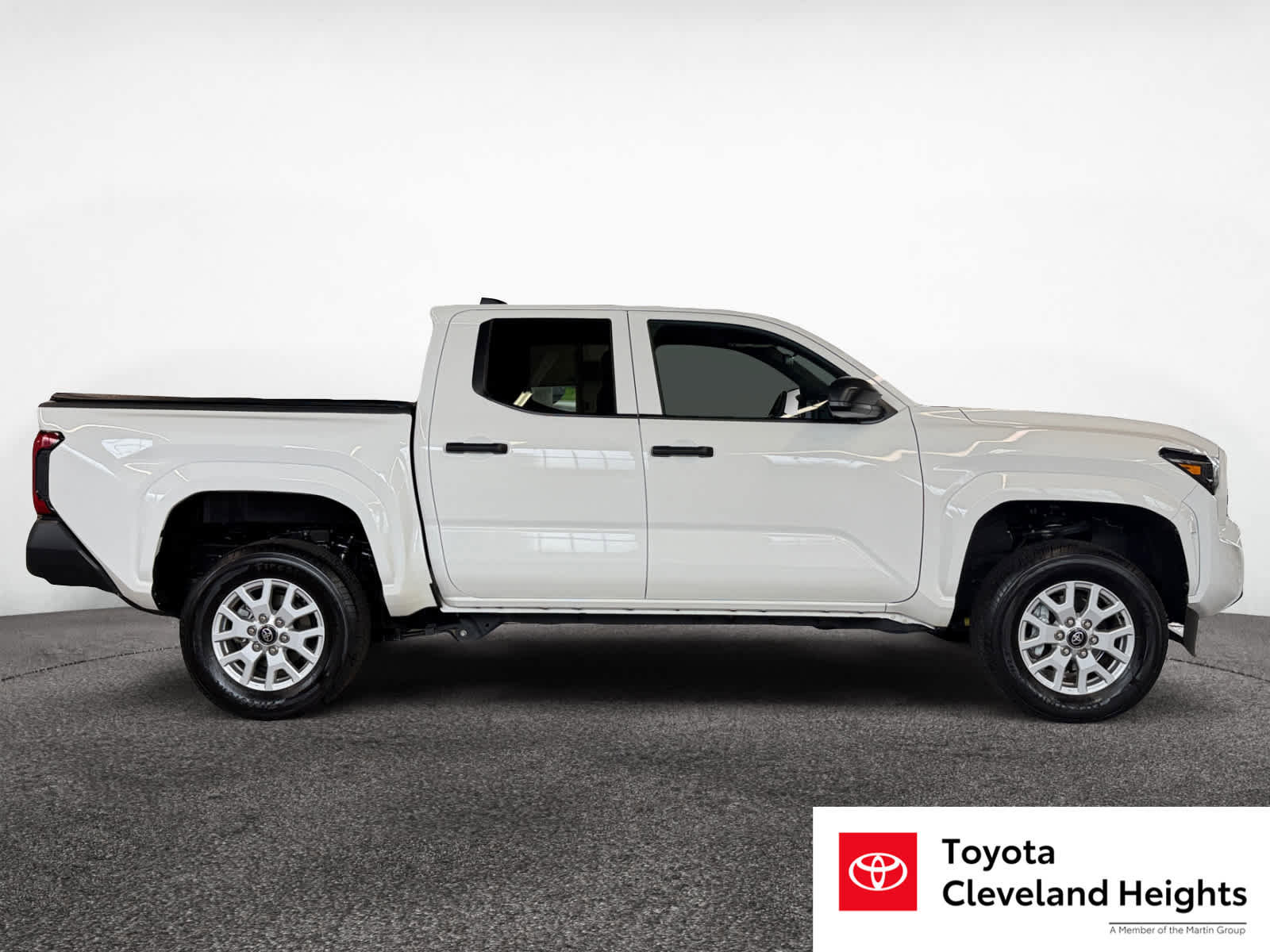 Certified 2025 Toyota Tacoma SR w/ SR Upgrade Package AWD/4WD image 4