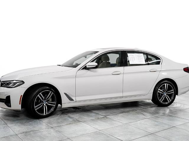 Used 2023 BMW 530i xDrive w/ Premium Package AWD/4WD image 4