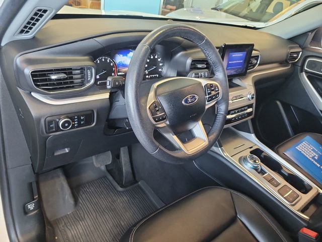 Used 2023 Ford Explorer XLT w/ Equipment Group 202A image 17