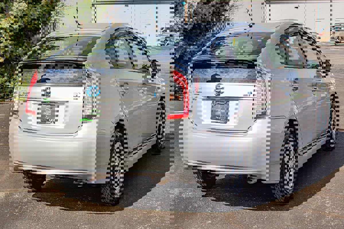 Used 2015 Toyota Prius Three FWD image 9