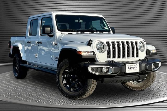 Used 2023 Jeep Gladiator Overland AWD/4WD image 3