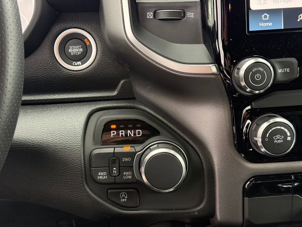 New 2026 RAM 1500 Express AWD/4WD image 21
