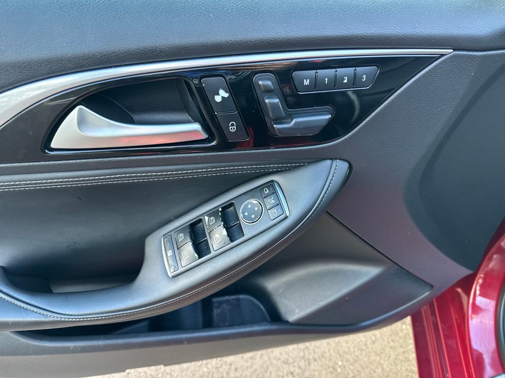 Used 2018 INFINITI QX30 Sport w/ Sport Leather Package image 11