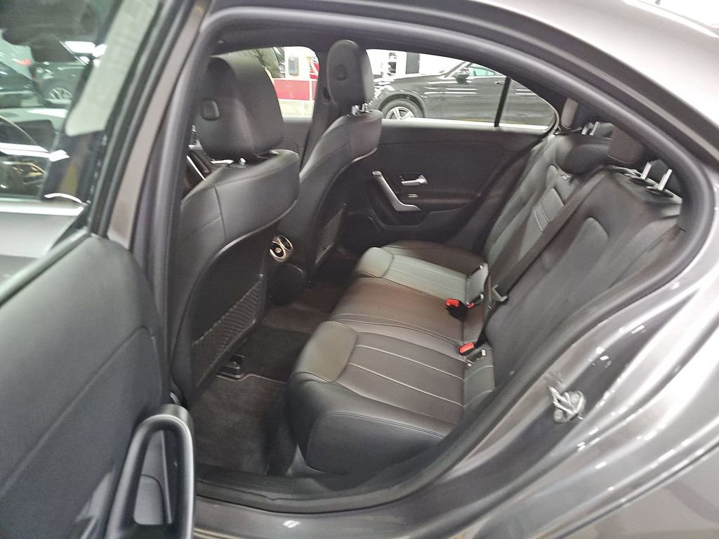 Used 2022 Mercedes-Benz A 220 4MATIC image 4