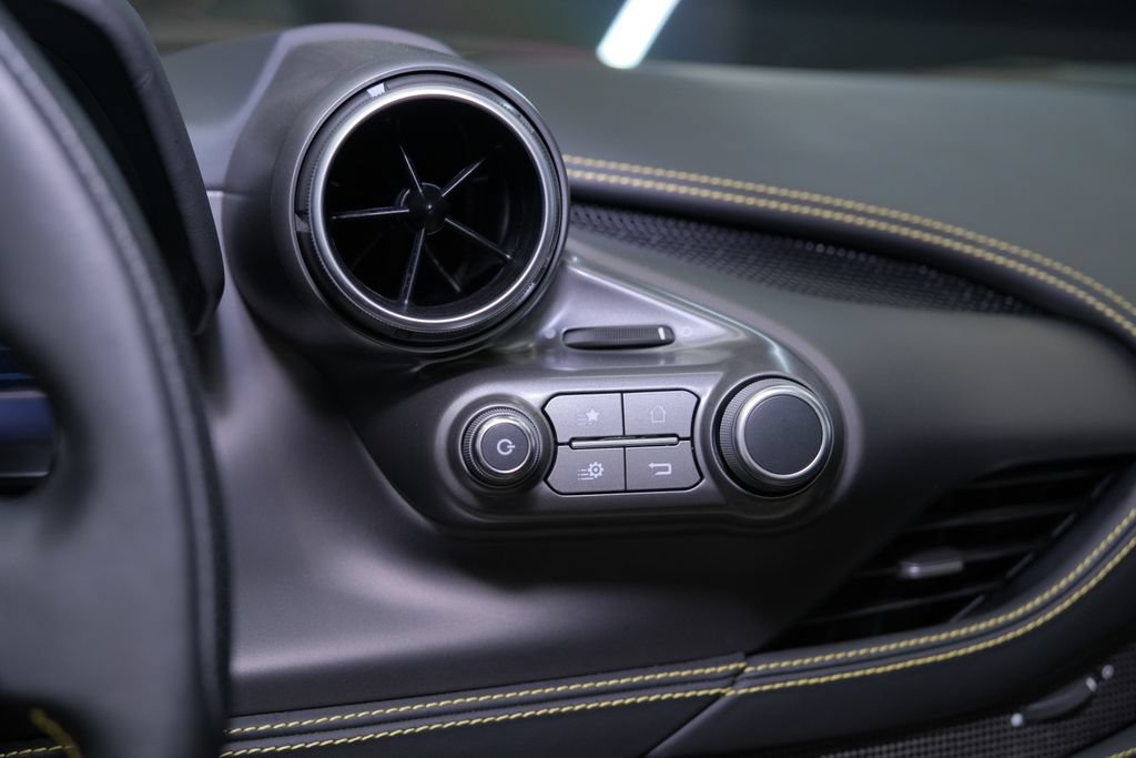 Used 2022 Ferrari F8 Tributo RWD image 44