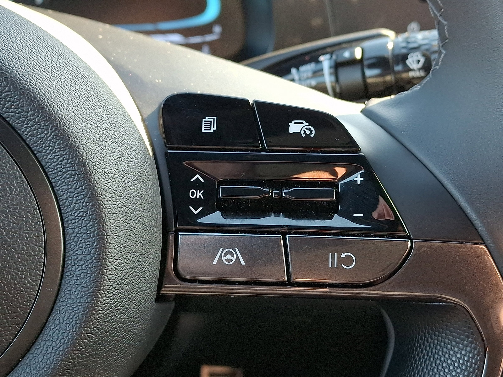 Certified 2025 Hyundai Elantra Sport image 21