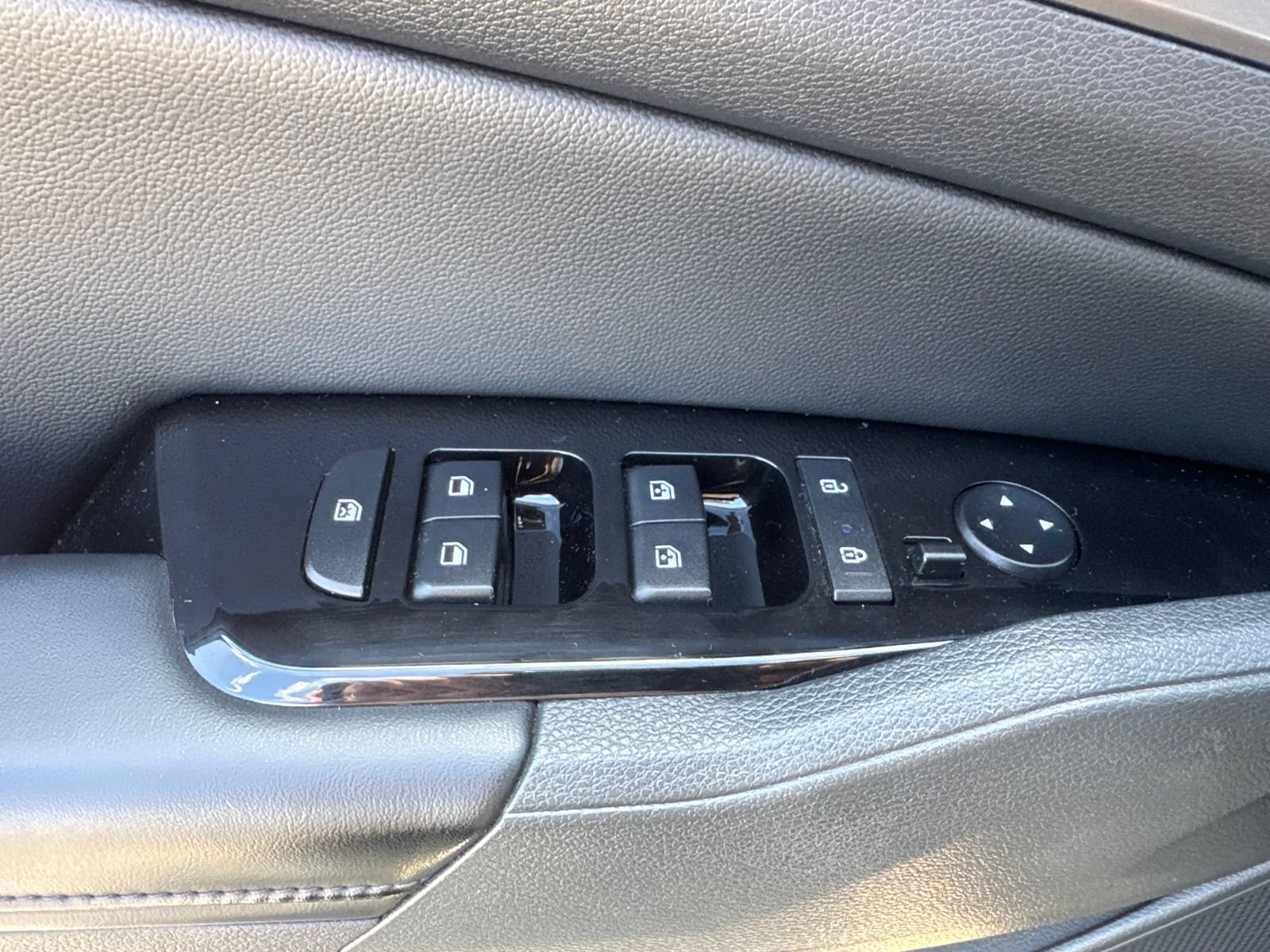 Used 2025 Kia Sportage EX w/ EX Premium Package AWD/4WD image 9