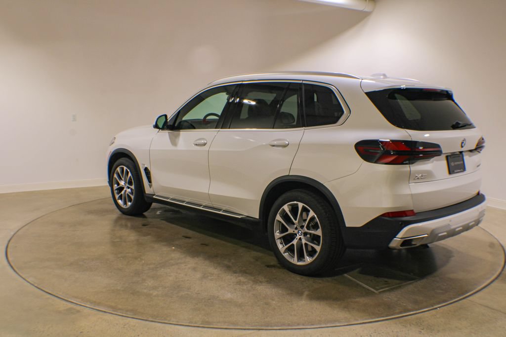 Used 2026 BMW X5 xDrive40i AWD/4WD image 4