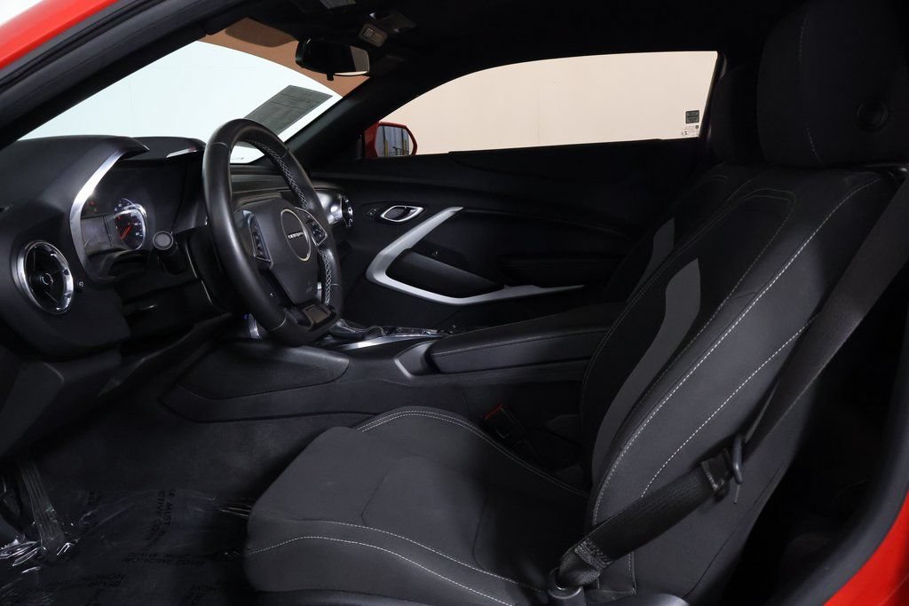 Used 2020 Chevrolet Camaro LT RWD image 11