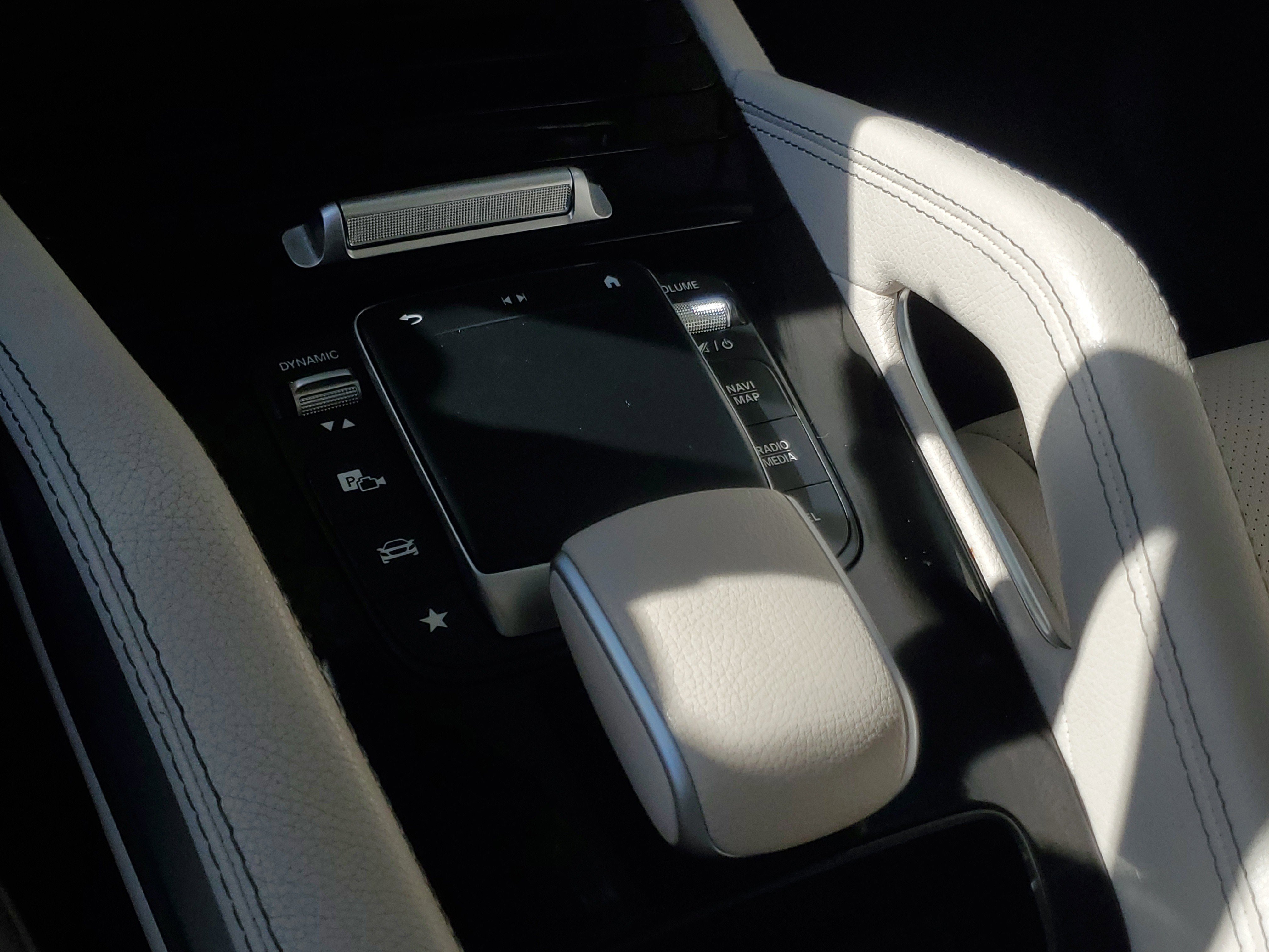 Used 2022 Mercedes-Benz GLE 350 w/ 3rd Row Seat Package image 27