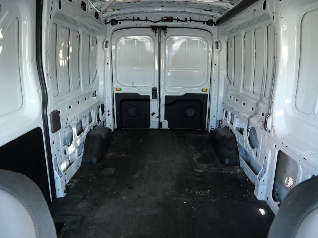 Used 2025 Ford Transit 250 148 Medium Roof RWD image 22