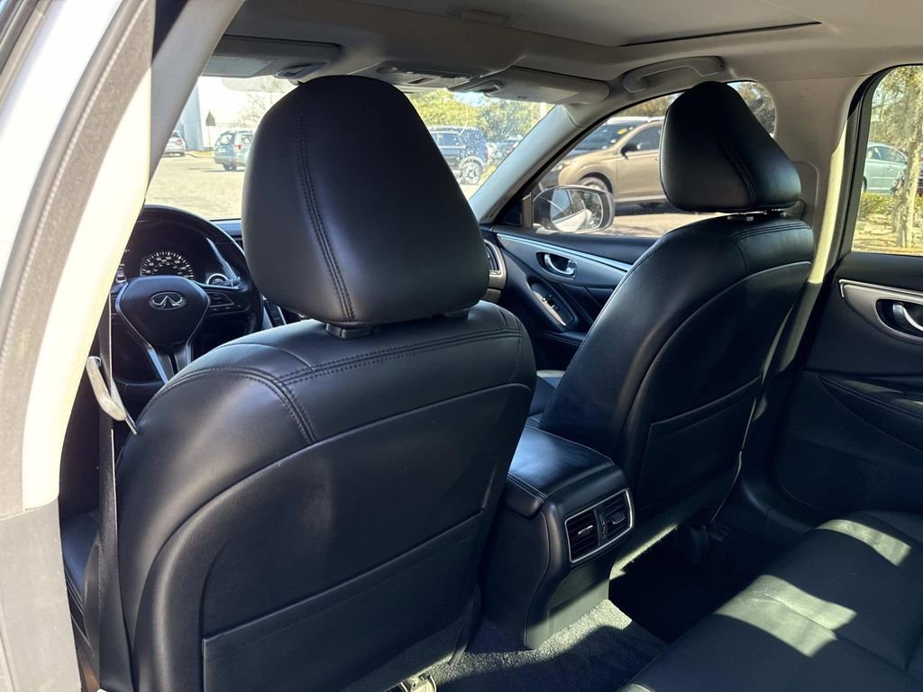 Used 2020 INFINITI Q50 Luxe image 14