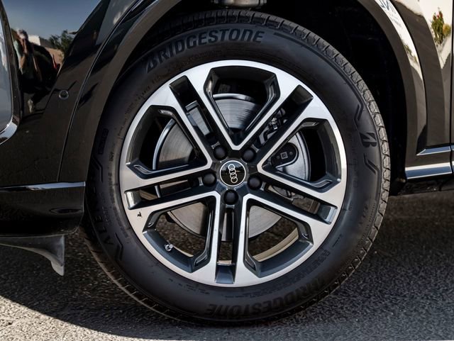Certified 2025 Audi Q5 Premium w/ Premium Plus AWD/4WD image 11