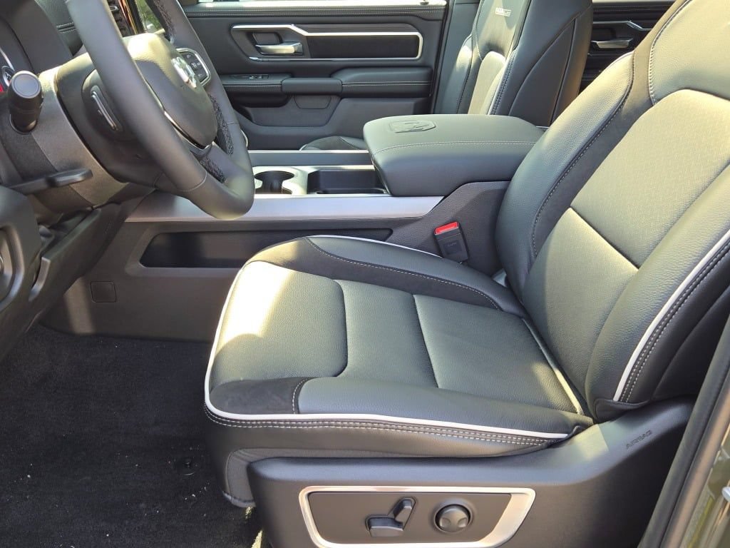New 2027 RAM 1500 Laramie w/ Night Edition AWD/4WD image 25
