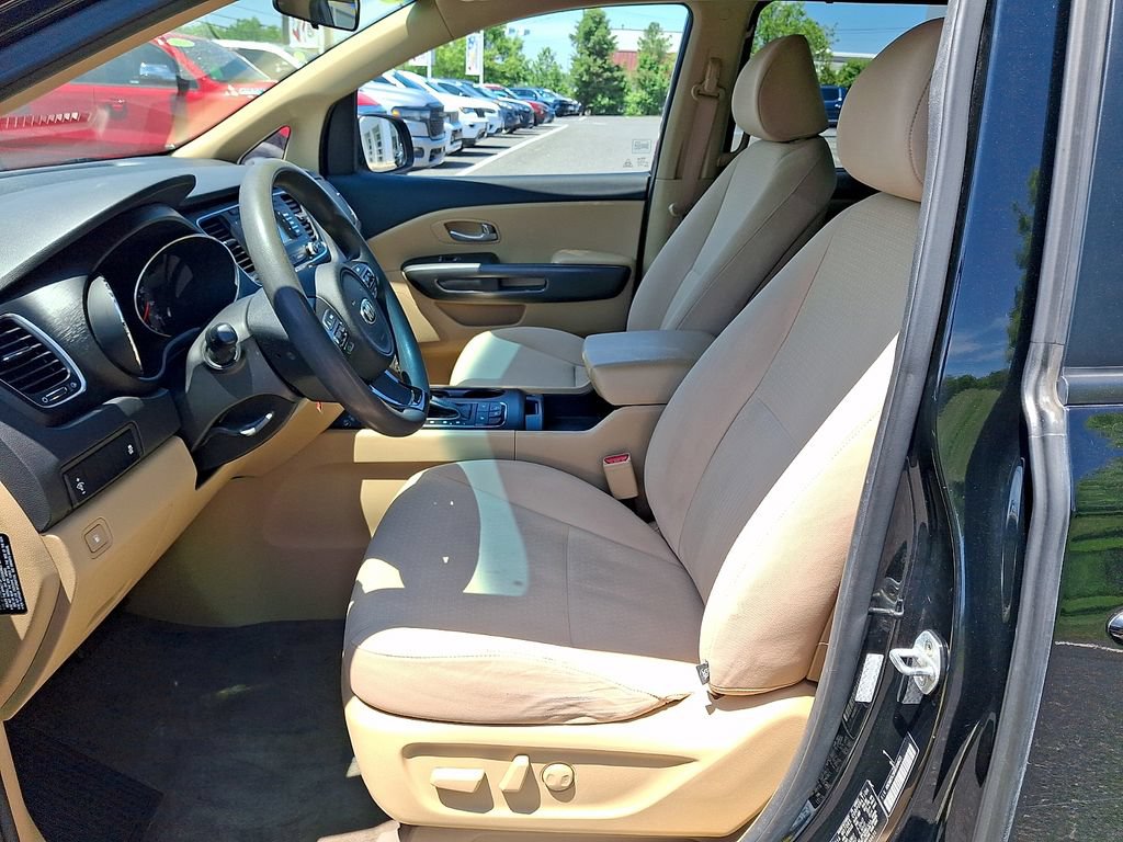 Used 2016 Kia Sedona LX w/ LX Convenience Package FWD image 15