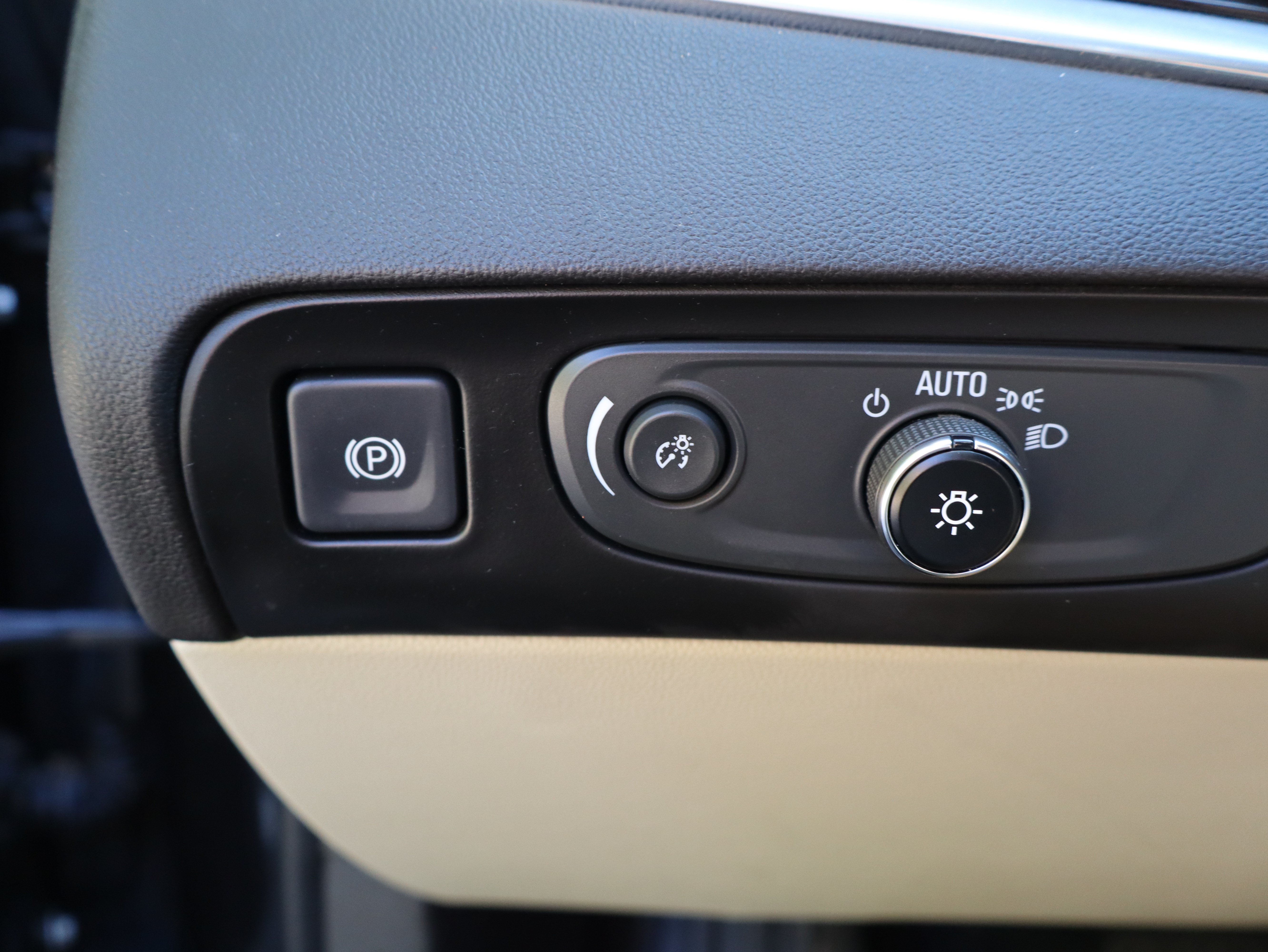 Used 2019 Buick Enclave Essence FWD image 23