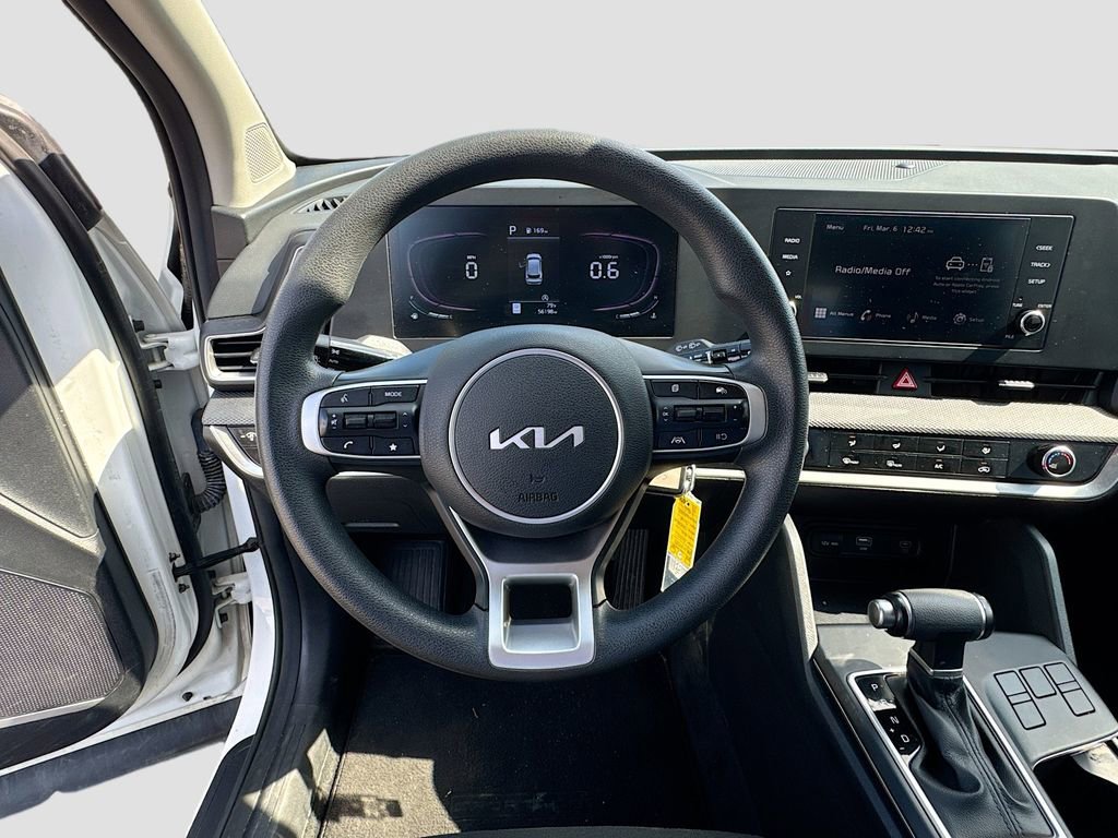 Used 2024 Kia Sportage LX image 11
