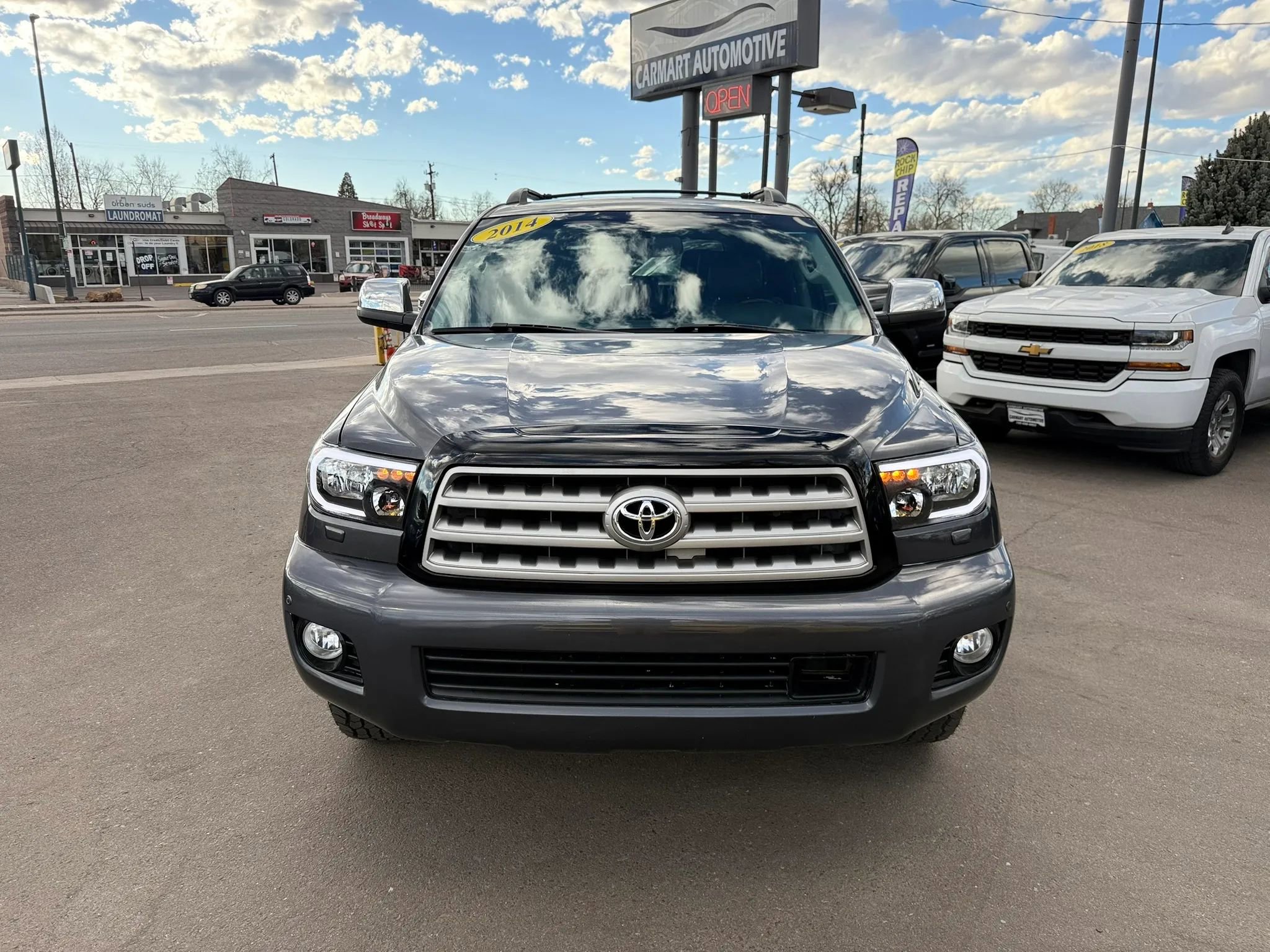 Used 2014 Toyota Sequoia Platinum w/ Preferred Accessory Package AWD/4WD image 4