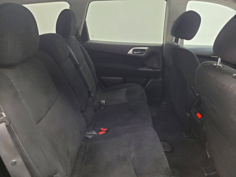 Used 2015 Nissan Pathfinder SV image 19