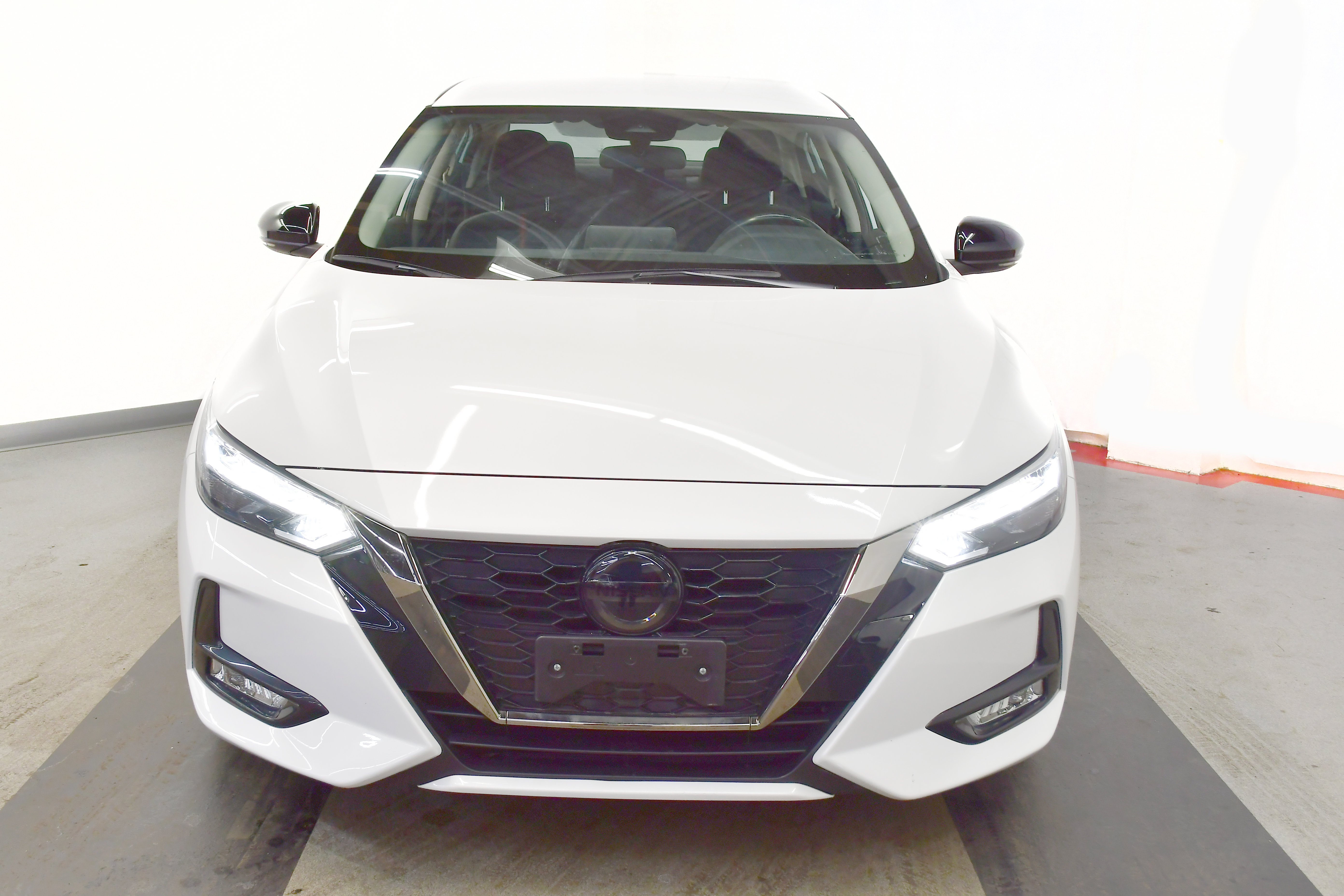 Used 2022 Nissan Sentra SR w/ Trunk Package image 3