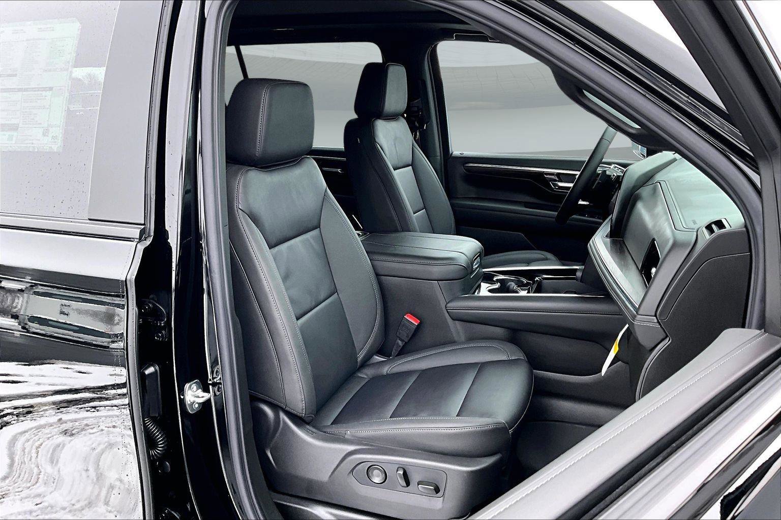 New 2026 Chevrolet Suburban Z71 w/ Comfort Package image 10