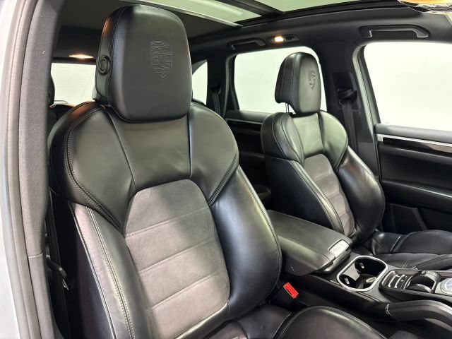 Used 2017 Porsche Cayenne Platinum Edition AWD/4WD image 26