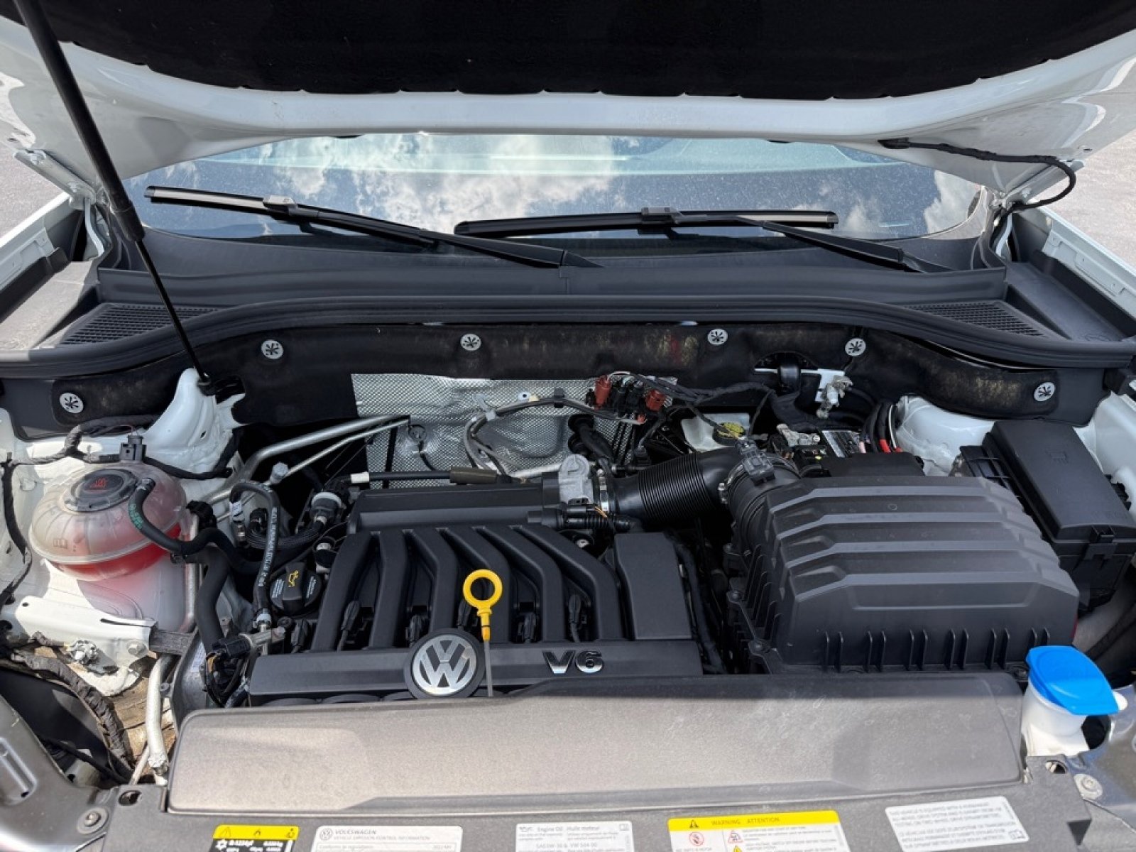 Used 2022 Volkswagen Atlas Cross Sport SE AWD/4WD image 38