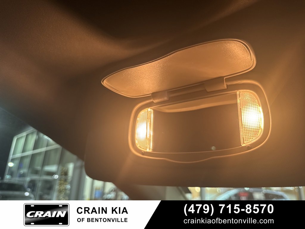 Used 2020 Chrysler Voyager Lxi image 23