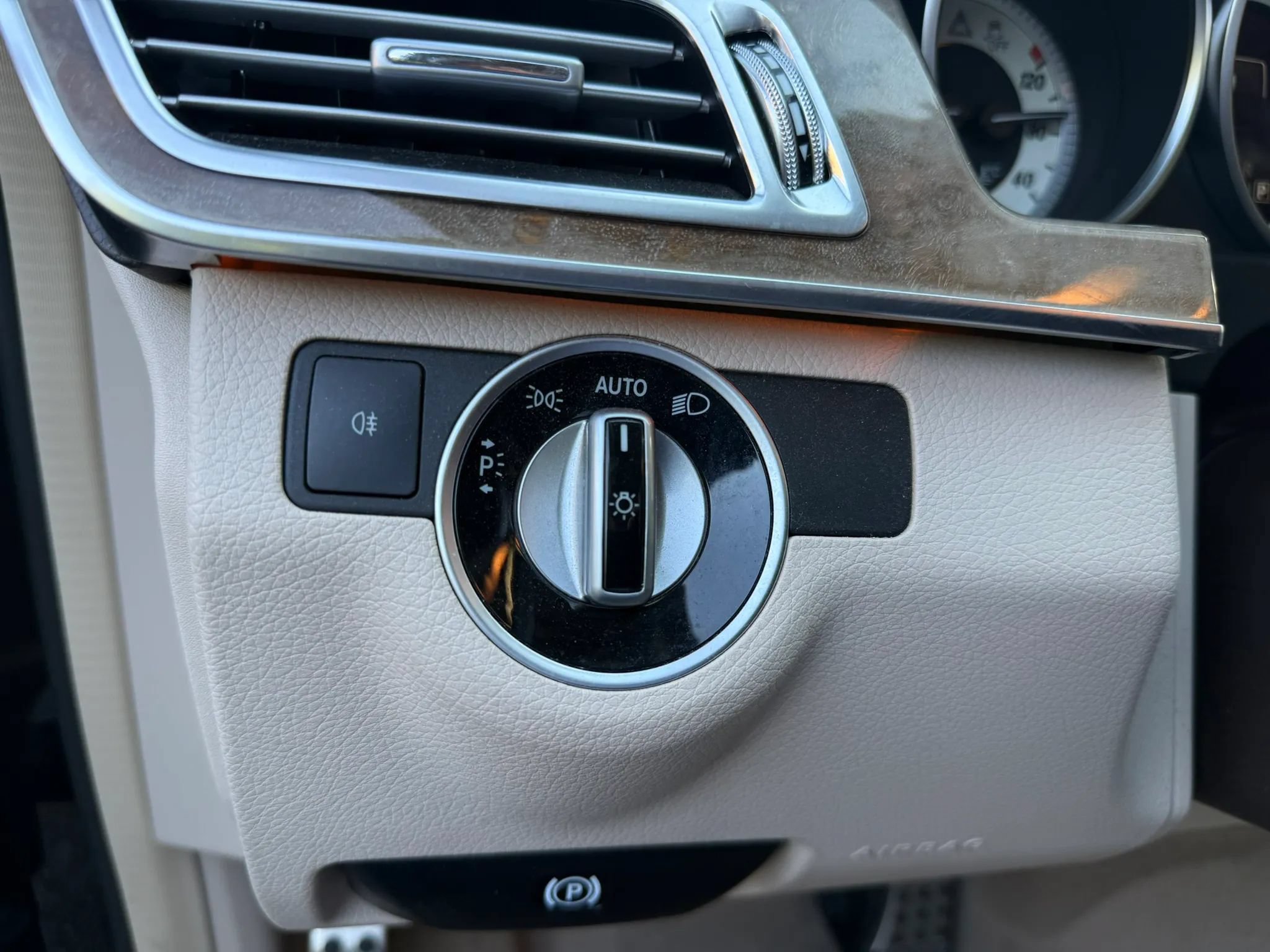 Used 2015 Mercedes-Benz E 350 Sedan image 29