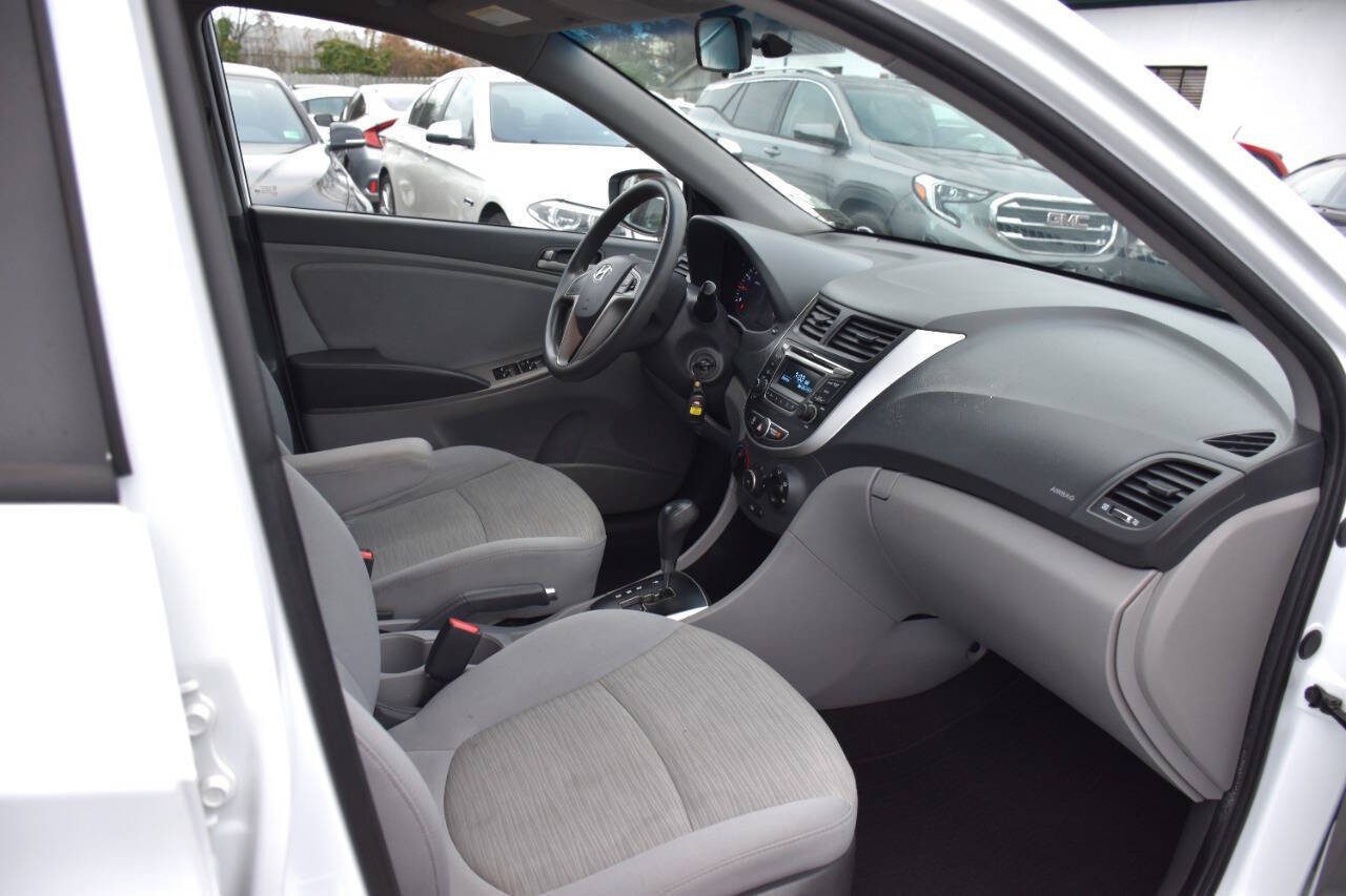 Used 2017 Hyundai Accent SE image 16