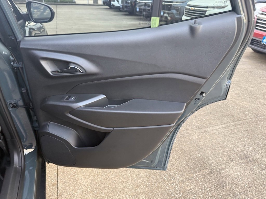 New 2026 Chevrolet Trax LT w/ Sunroof Package image 40