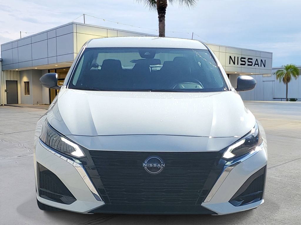 Certified 2025 Nissan Altima 2.5 S FWD image 12