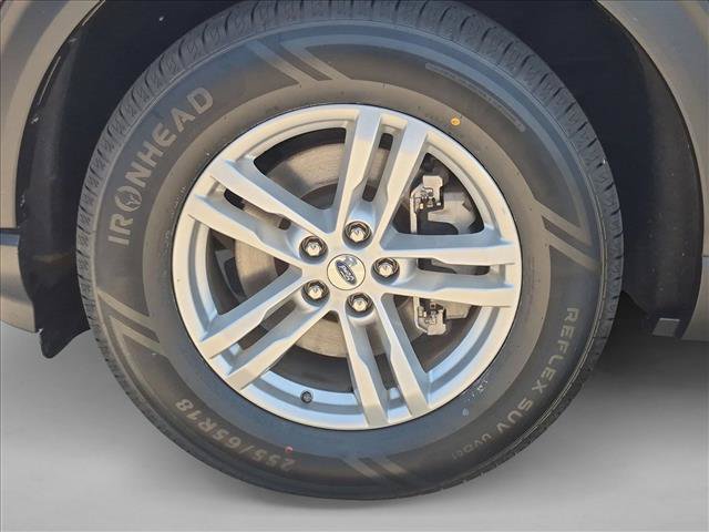 Certified 2023 Ford Explorer XLT RWD image 24