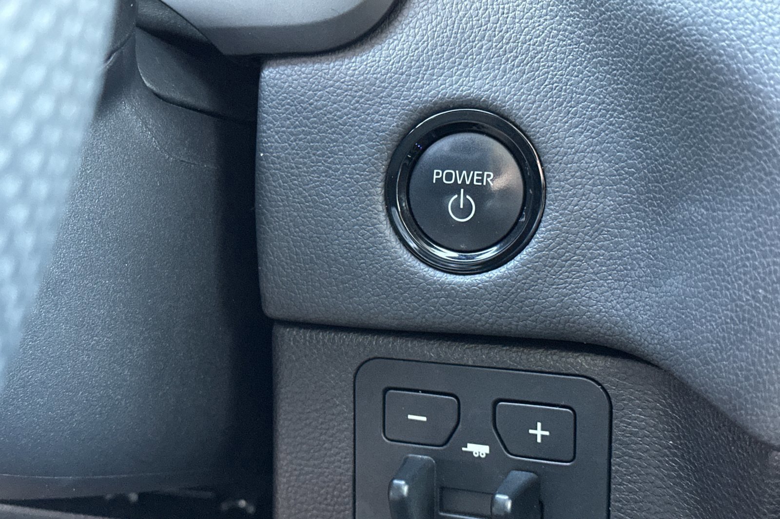 Certified 2025 Toyota Sequoia Limited image 23