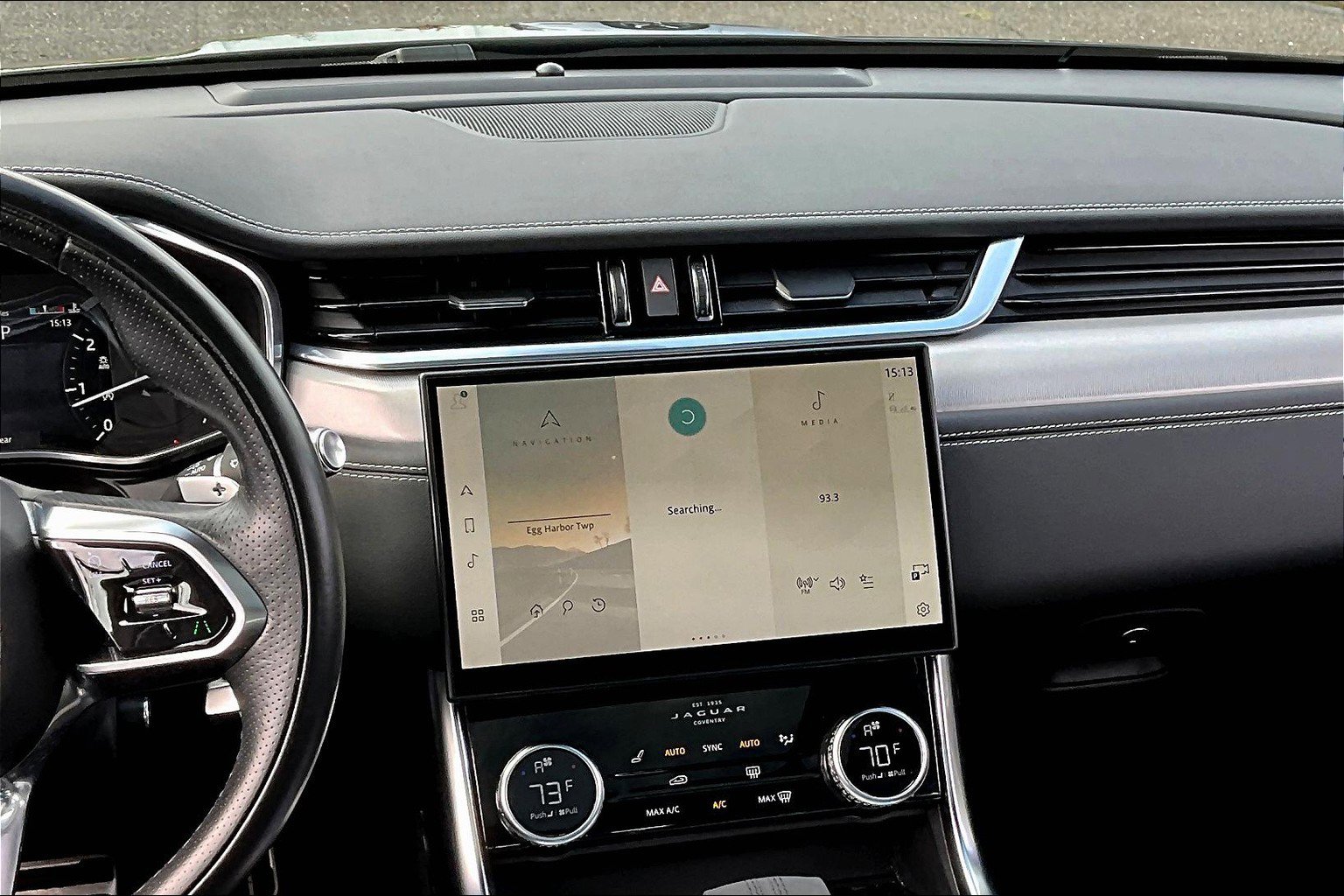 Used 2022 Jaguar XF R-Dynamic SE AWD/4WD image 9