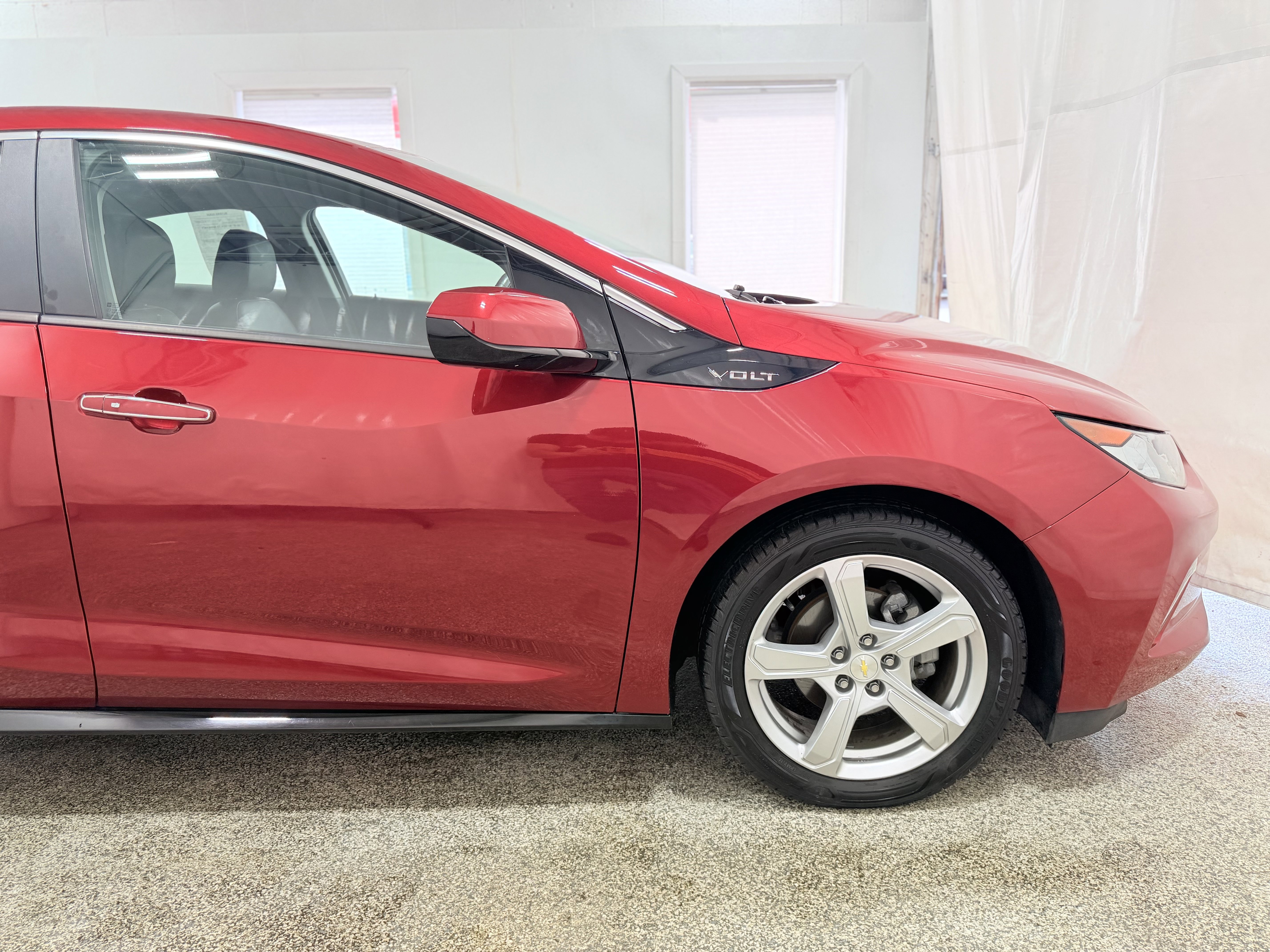 Used 2018 Chevrolet Volt LT w/ LT Driver Confidence Package FWD image 8