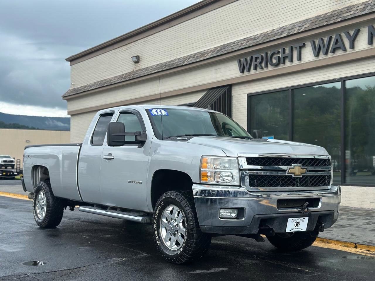 Used 2011 Chevrolet Silverado 3500 LTZ AWD/4WD image 1