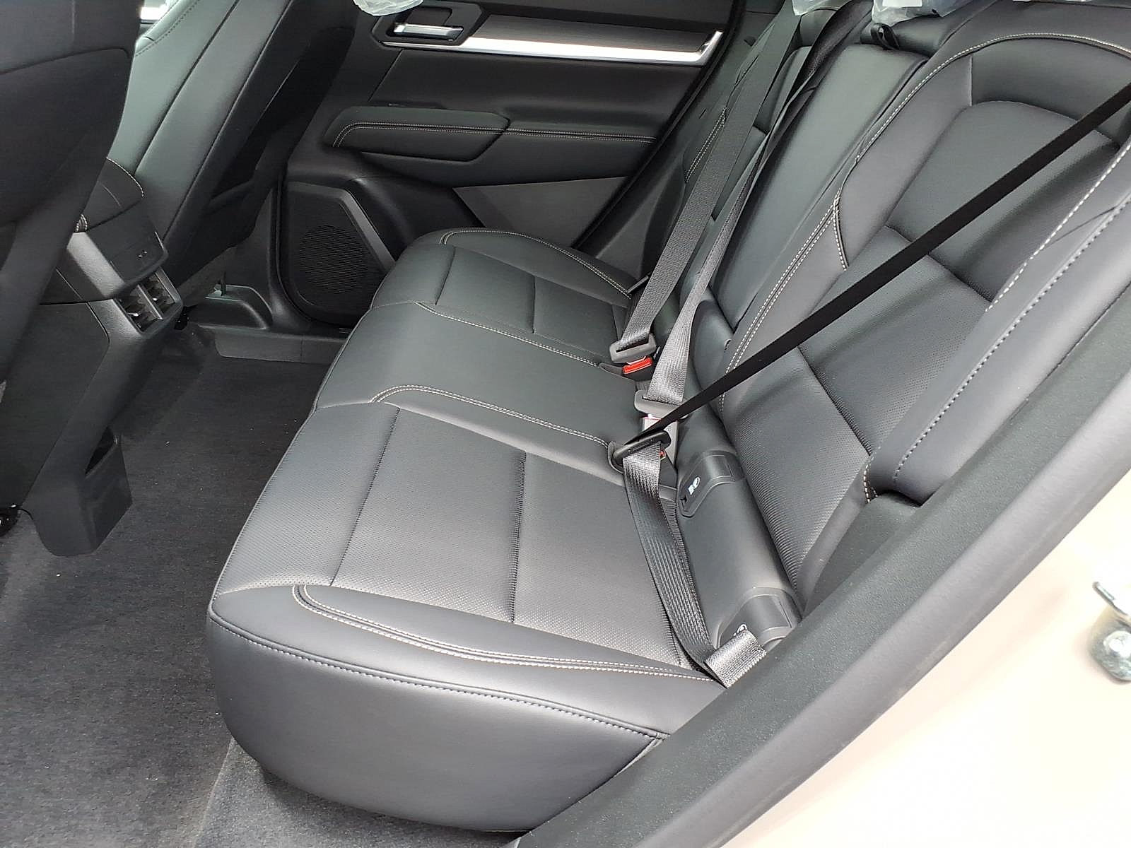 New 2026 GMC Terrain Elevation w/ Elevation Premium Package AWD/4WD image 11