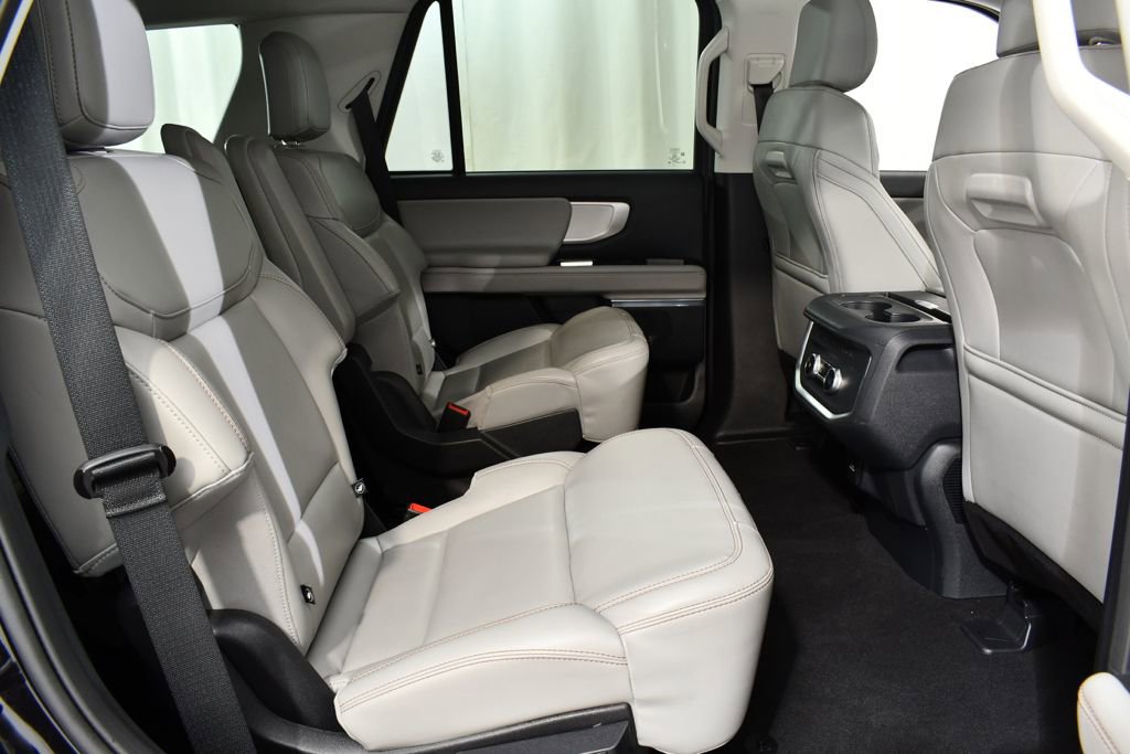 Used 2025 Ford Expedition Active image 19