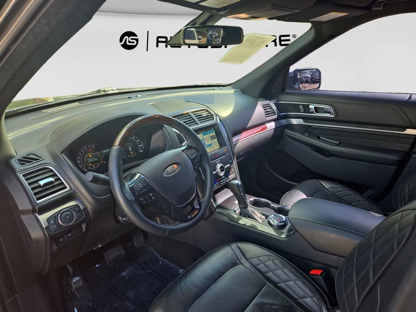 Used 2019 Ford Explorer Platinum image 16