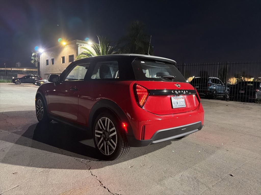 Used 2025 MINI Cooper 2-Door Hardtop image 3