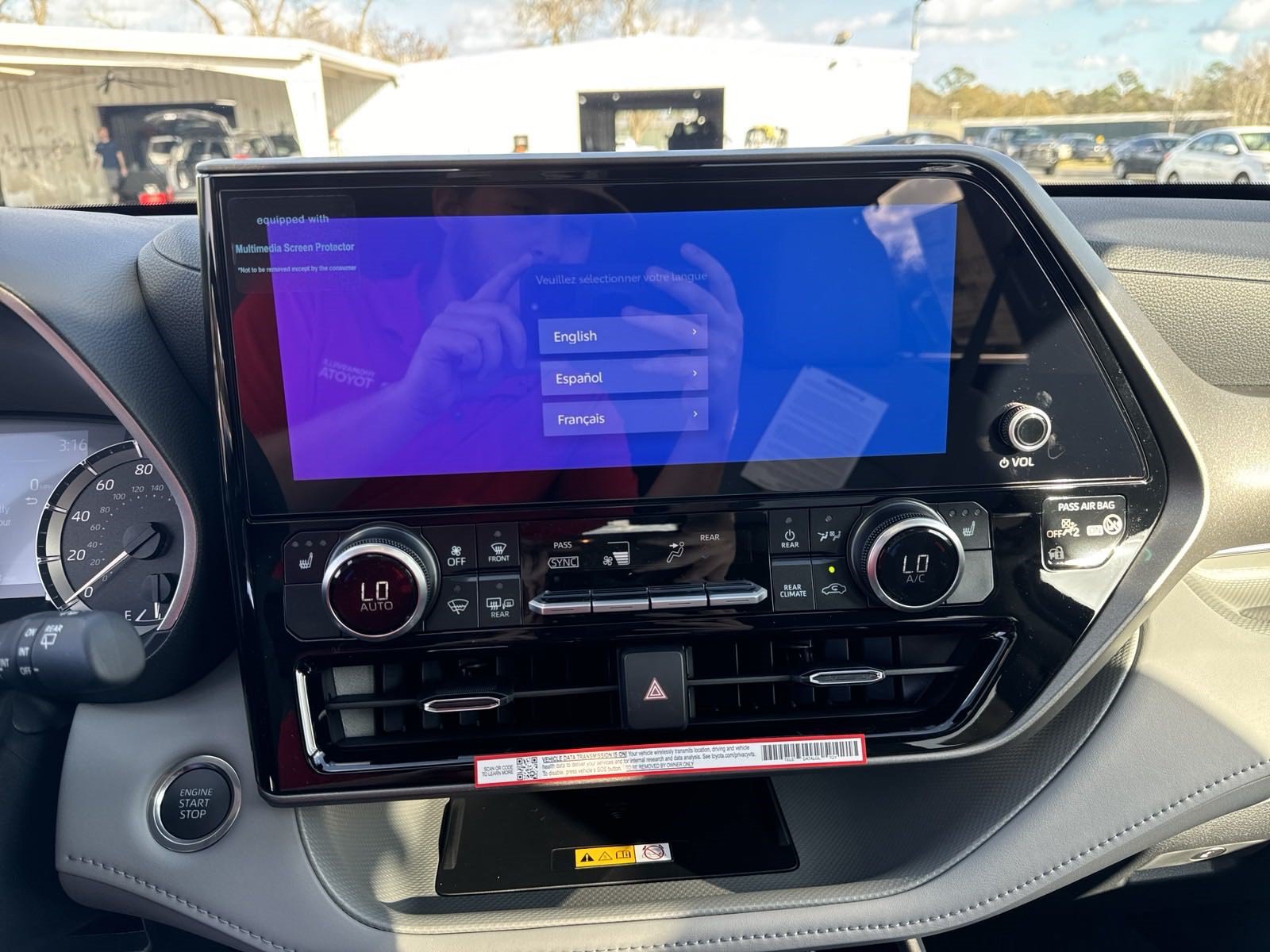 New 2025 Toyota Highlander XLE FWD image 19