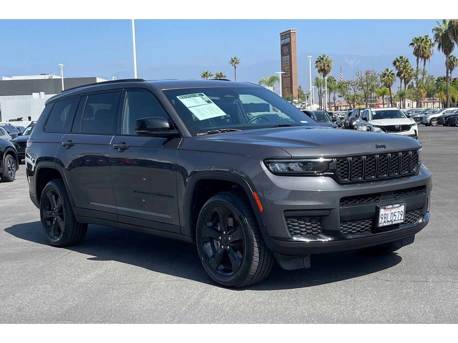 Used 2022 Jeep Grand Cherokee L Laredo RWD image 8