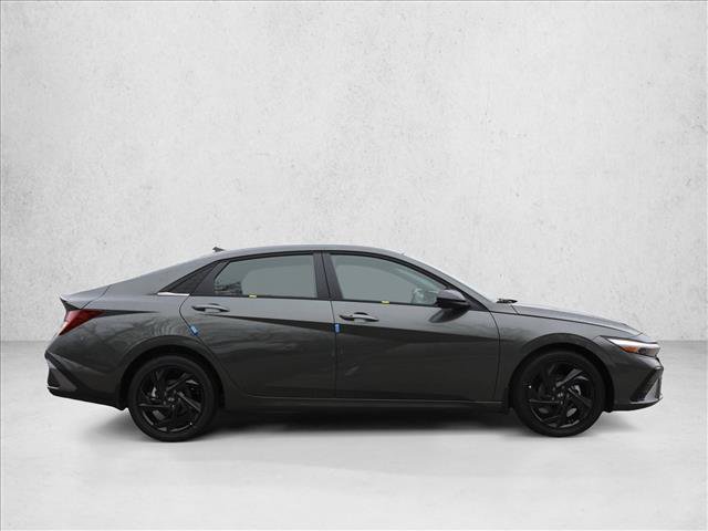 New 2026 Hyundai Elantra SEL Sport Premium FWD image 4